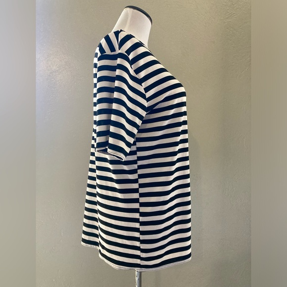 Black and White Striped Top Size Large - Picture 2 of 5